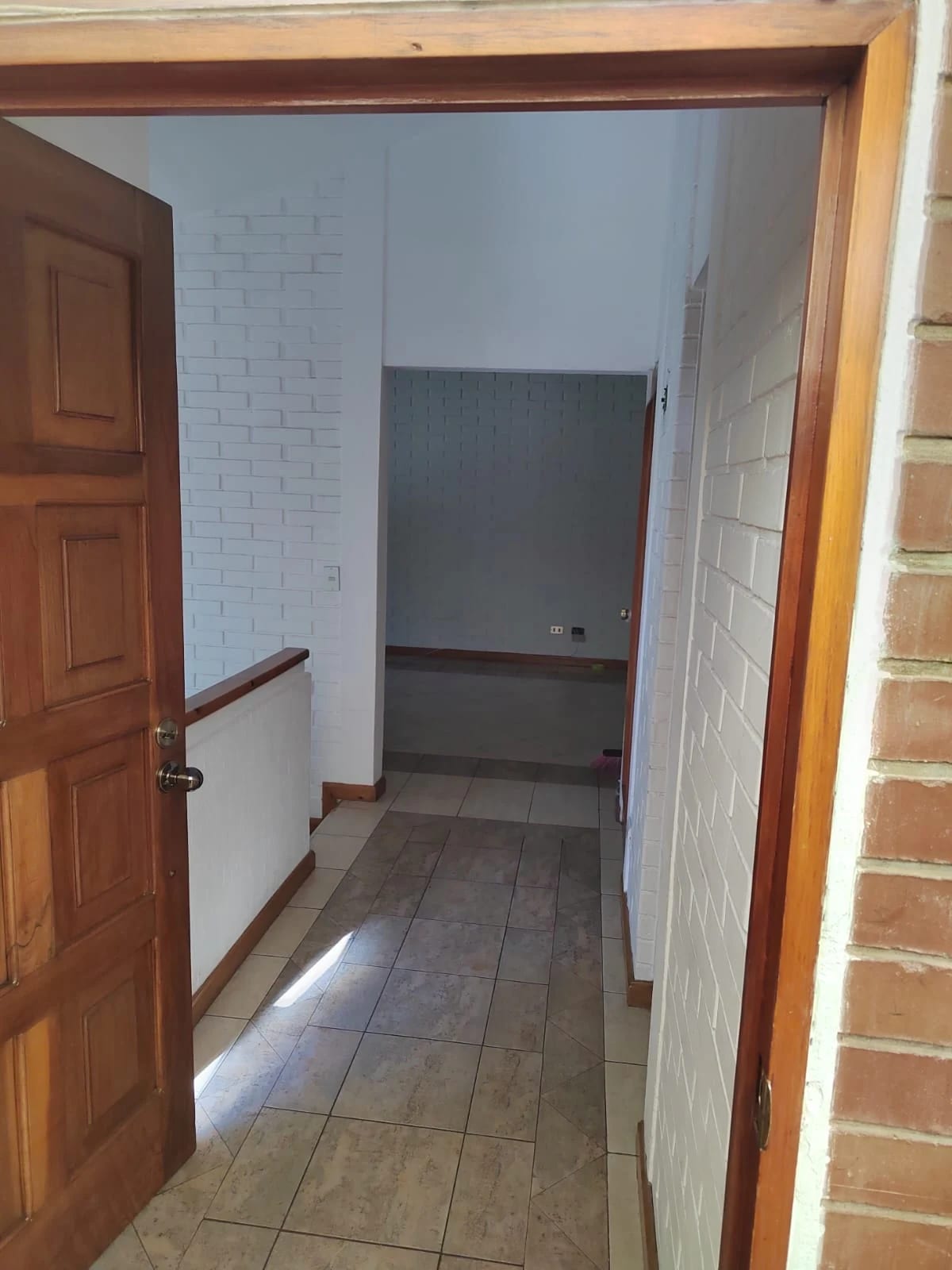 Se renta casa en zona 10 lista para ocupar — foto 6 de 17
