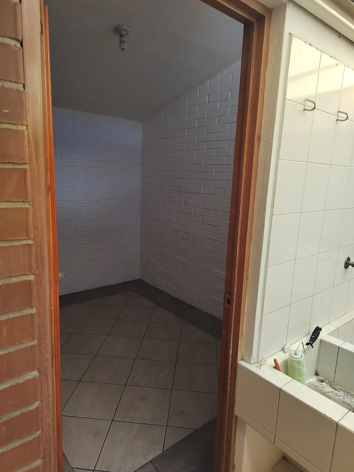 Se renta casa en zona 10 lista para ocupar — foto 8 de 17