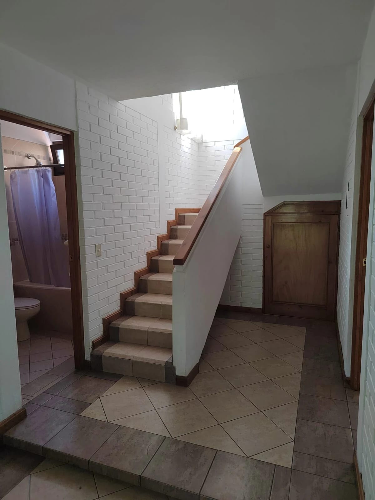 Se renta casa en zona 10 lista para ocupar — foto 9 de 17