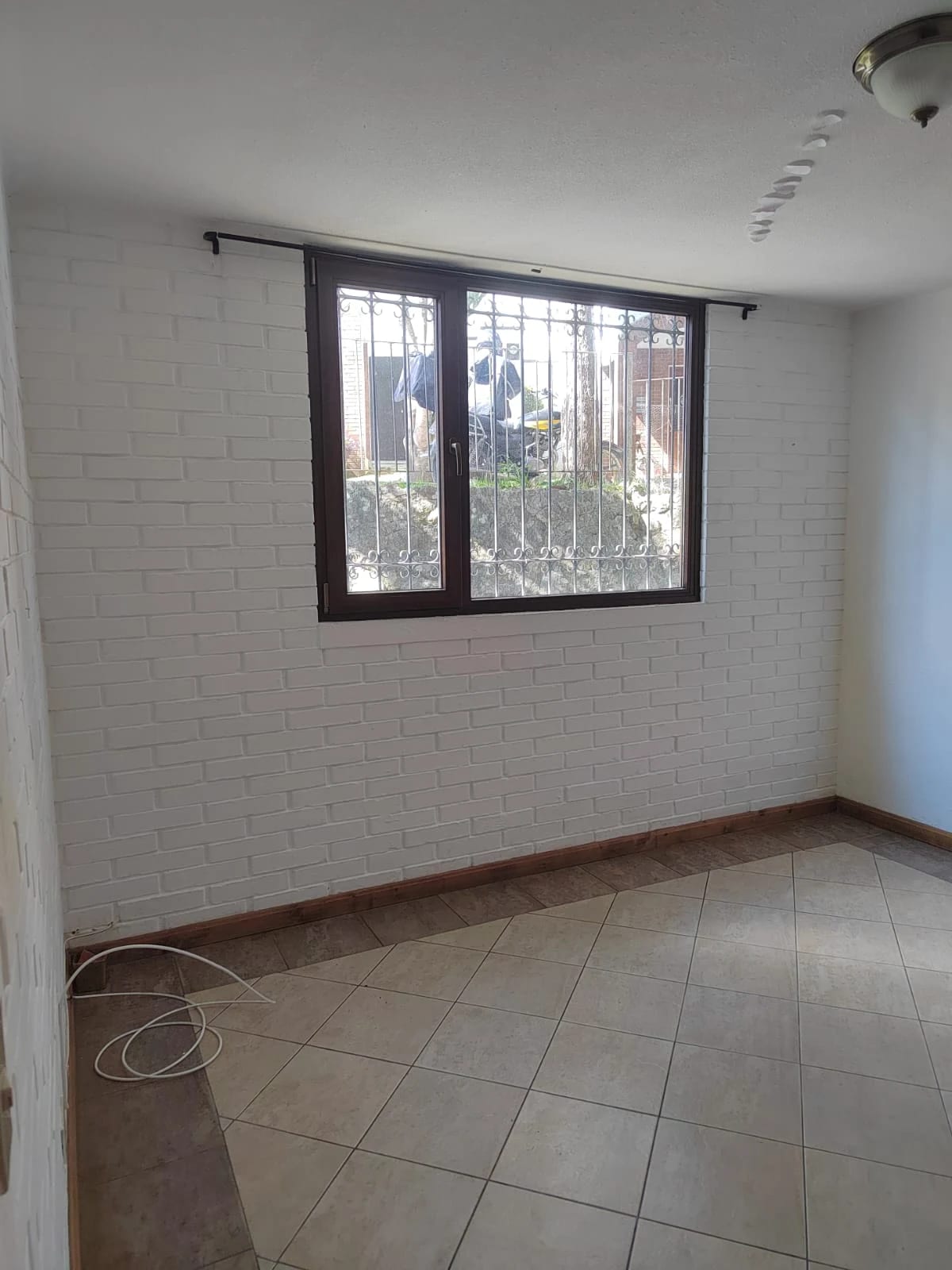 Se renta casa en zona 10 lista para ocupar — foto 10 de 17