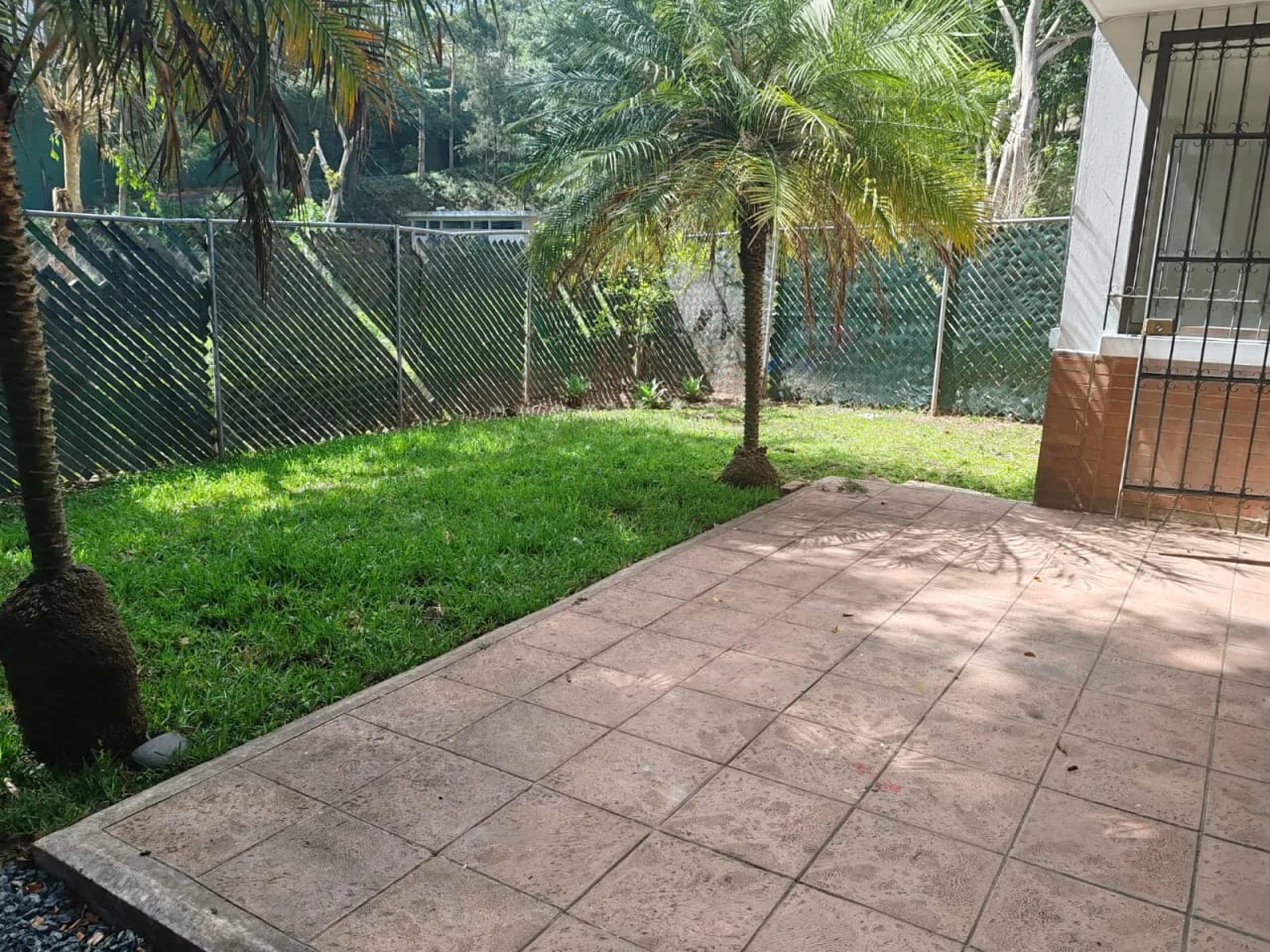 Se renta casa en zona 10 lista para ocupar — foto 11 de 17