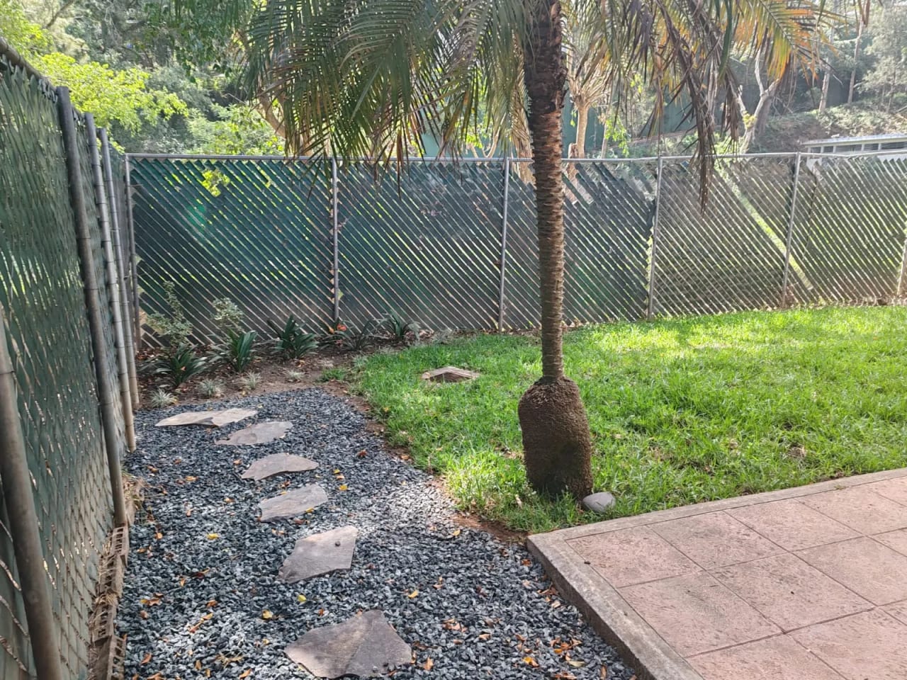 Se renta casa en zona 10 lista para ocupar — foto 14 de 17