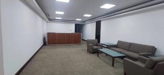 Oficina Amueblada en Renta zona 10 — miniatura 1 de 10