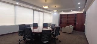 Oficina Amueblada en Renta zona 10 — miniatura 2 de 10
