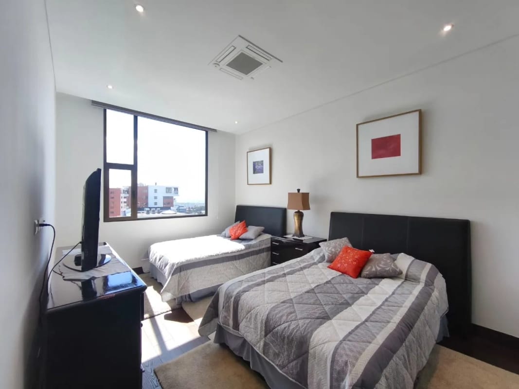 Apartamento Amueblado en Renta con opción a Venta Zona 14 — foto 13 de 17