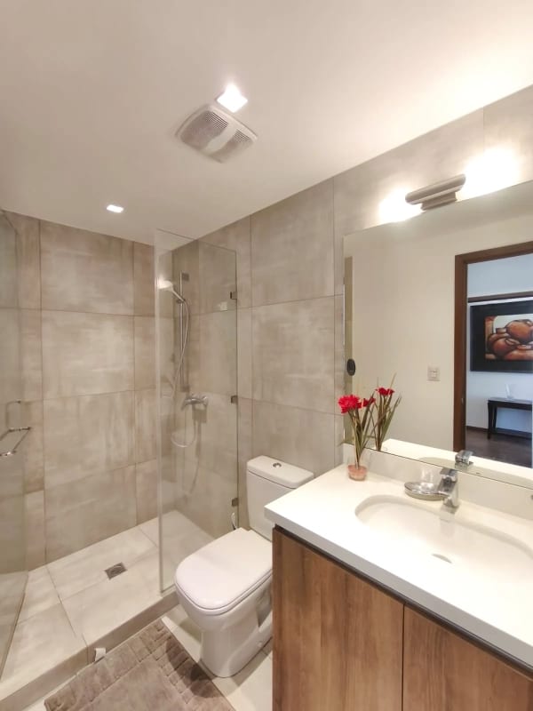 Apartamento Amueblado en Renta - Zona 10 (Opción a Venta) — foto 12 de 17