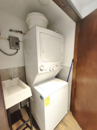 Apartamento  Amueblado en Renta - Zona 10 (Opción a Venta) — miniatura 6 de 17