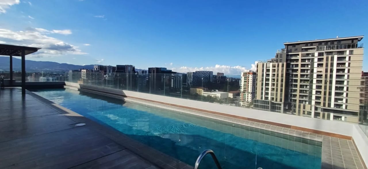 Apartamento Amueblado en Renta - Zona 10 (Opción a Venta) — foto 5 de 17