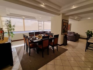 Apartamento Amueblado en Renta o Venta Zona 10 — miniatura 1 de 17