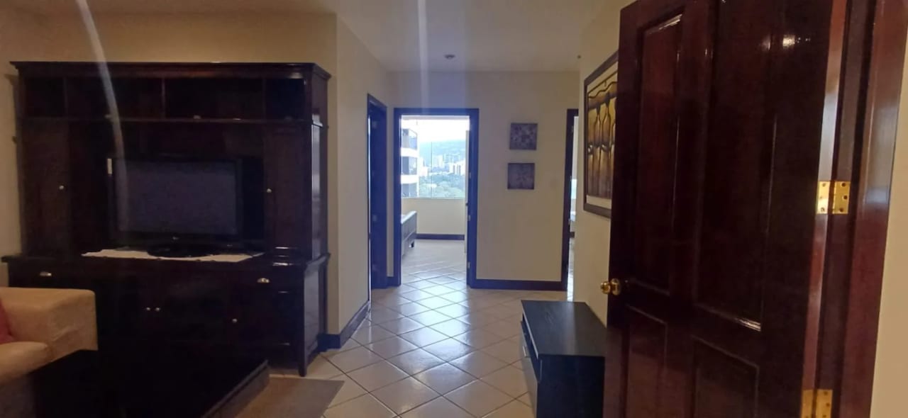Apartamento Amueblado en Renta o Venta Zona 10 — foto 3 de 17