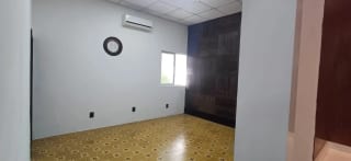 Se renta casa en zona 10 — miniatura 3 de 16