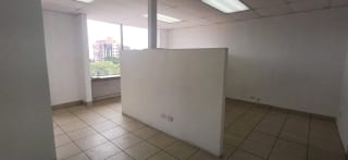 OFICINA EN RENTA - ZONA 9 — miniatura 1 de 7