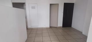 OFICINA EN RENTA - ZONA 9 — miniatura 5 de 7