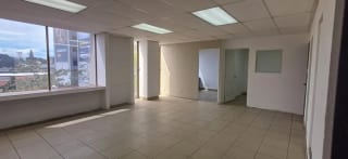 SE RENTA OFICINA EN ZONA 9 — miniatura 6 de 6