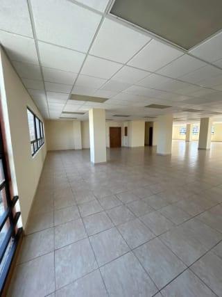 Se renta oficina en zona 13 — miniatura 7 de 7