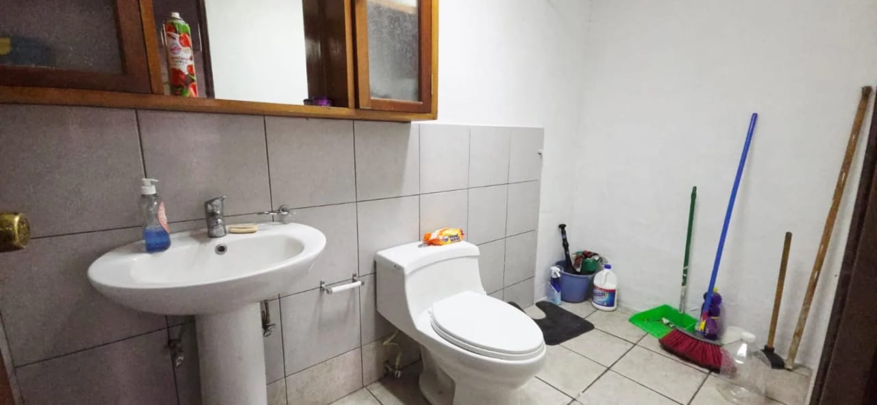 VENTA DE OFICINA EN EDIFICIO EN ZONA 4 — foto 6 de 9