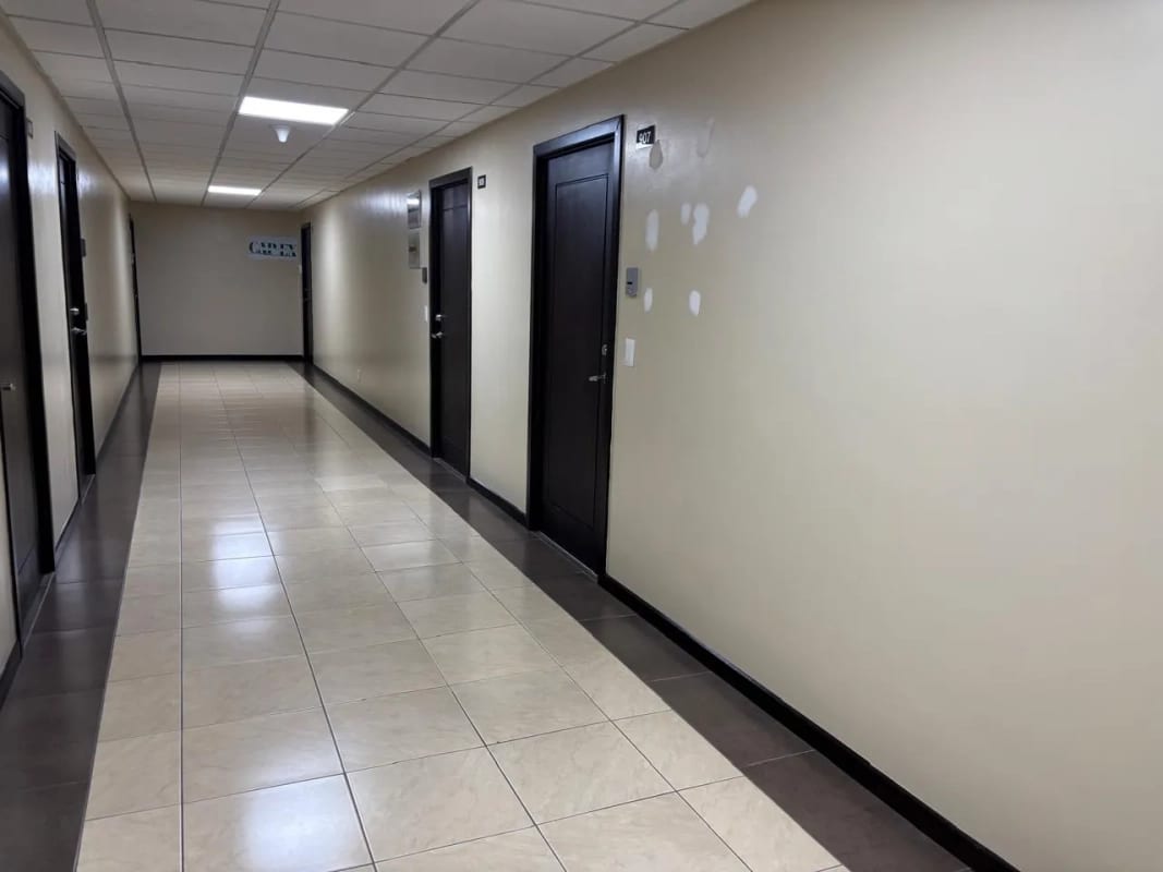 Oficina en Venta en Edificio Torino I, Zona 10 , Guatemala — foto 2 de 9