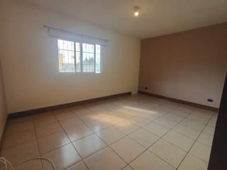 Casa en venta en Hacienda Real zona 16🏠✨ — miniatura 11 de 16