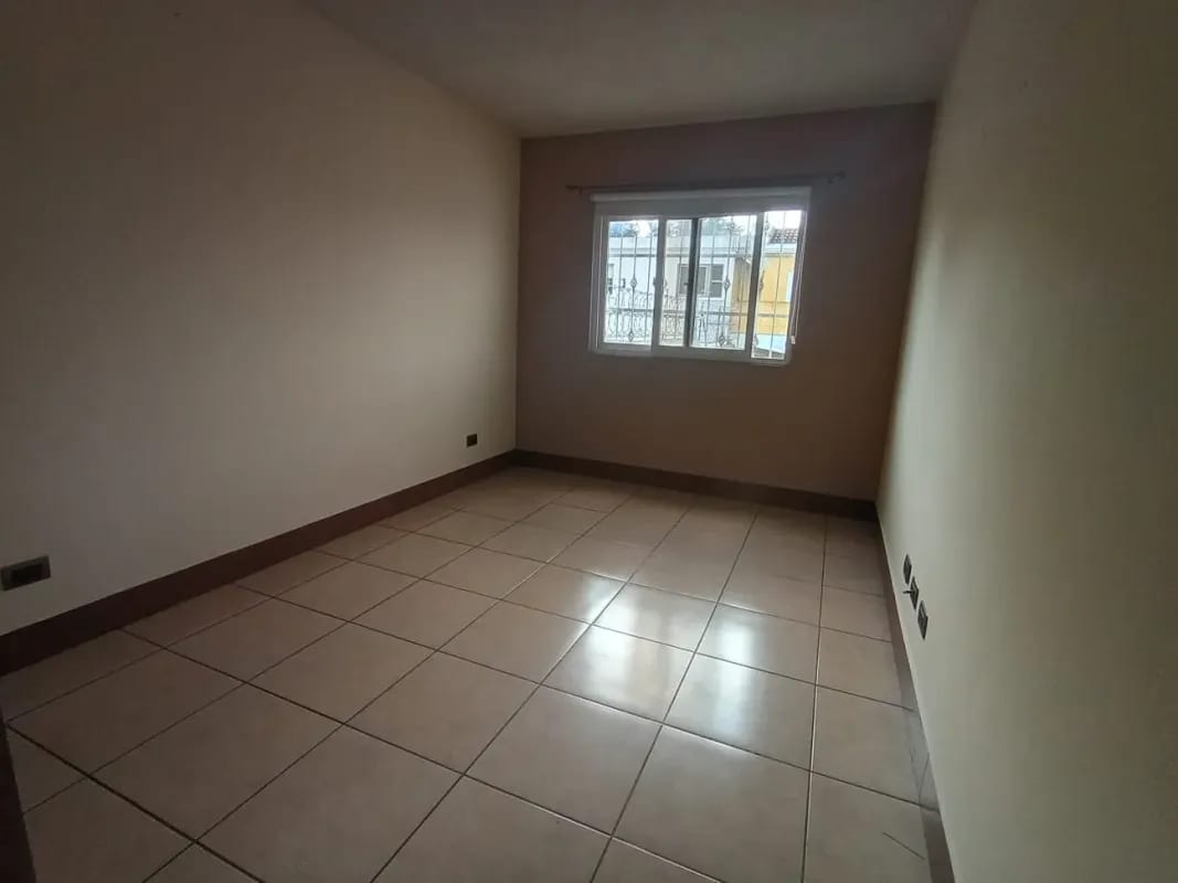 Casa en venta en Hacienda Real zona 16🏠✨ — foto 9 de 16