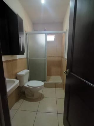 Casa en venta en Hacienda Real zona 16🏠✨ — miniatura 4 de 16